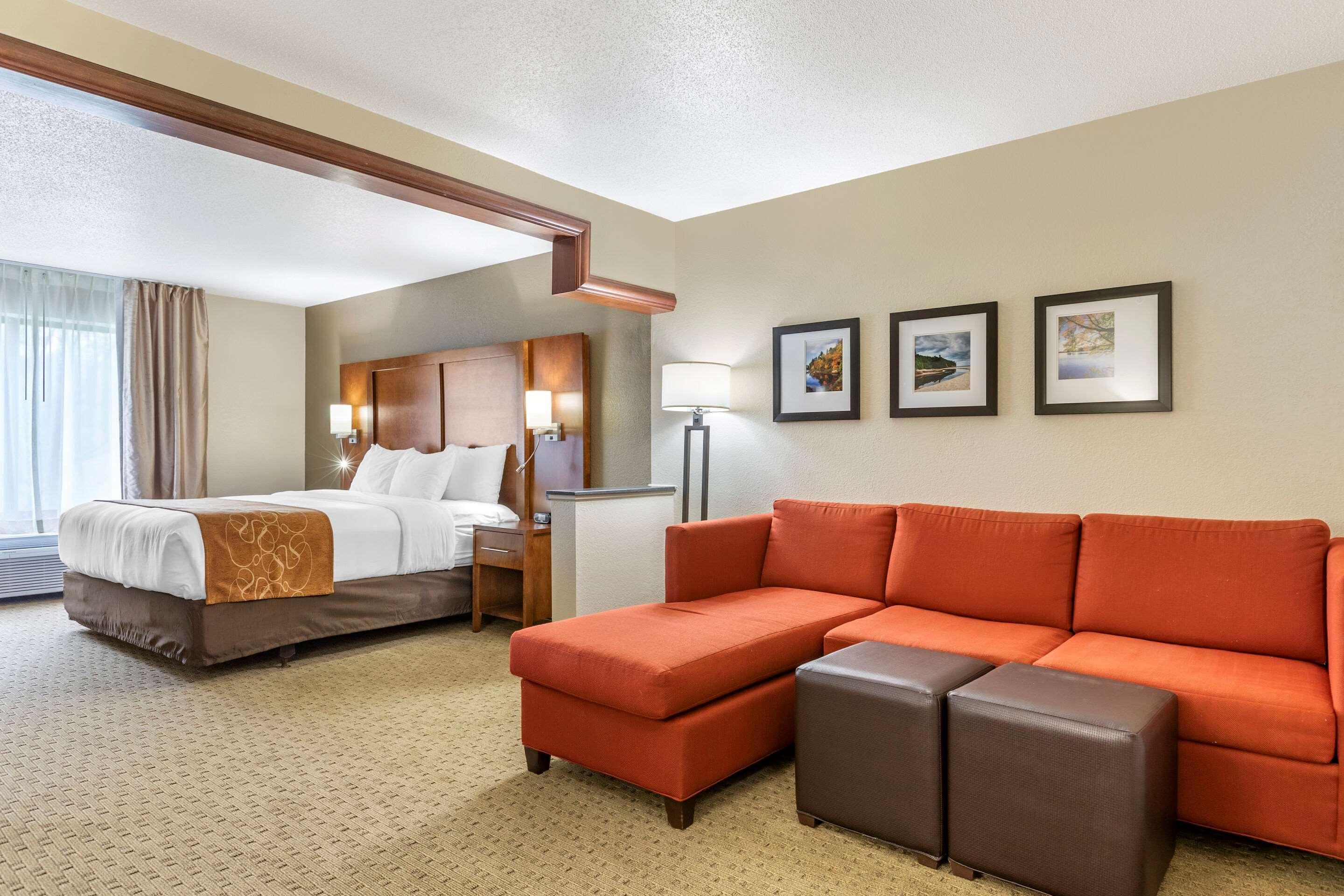 Comfort Suites Grand Rapids North Comstock Park Kültér fotó