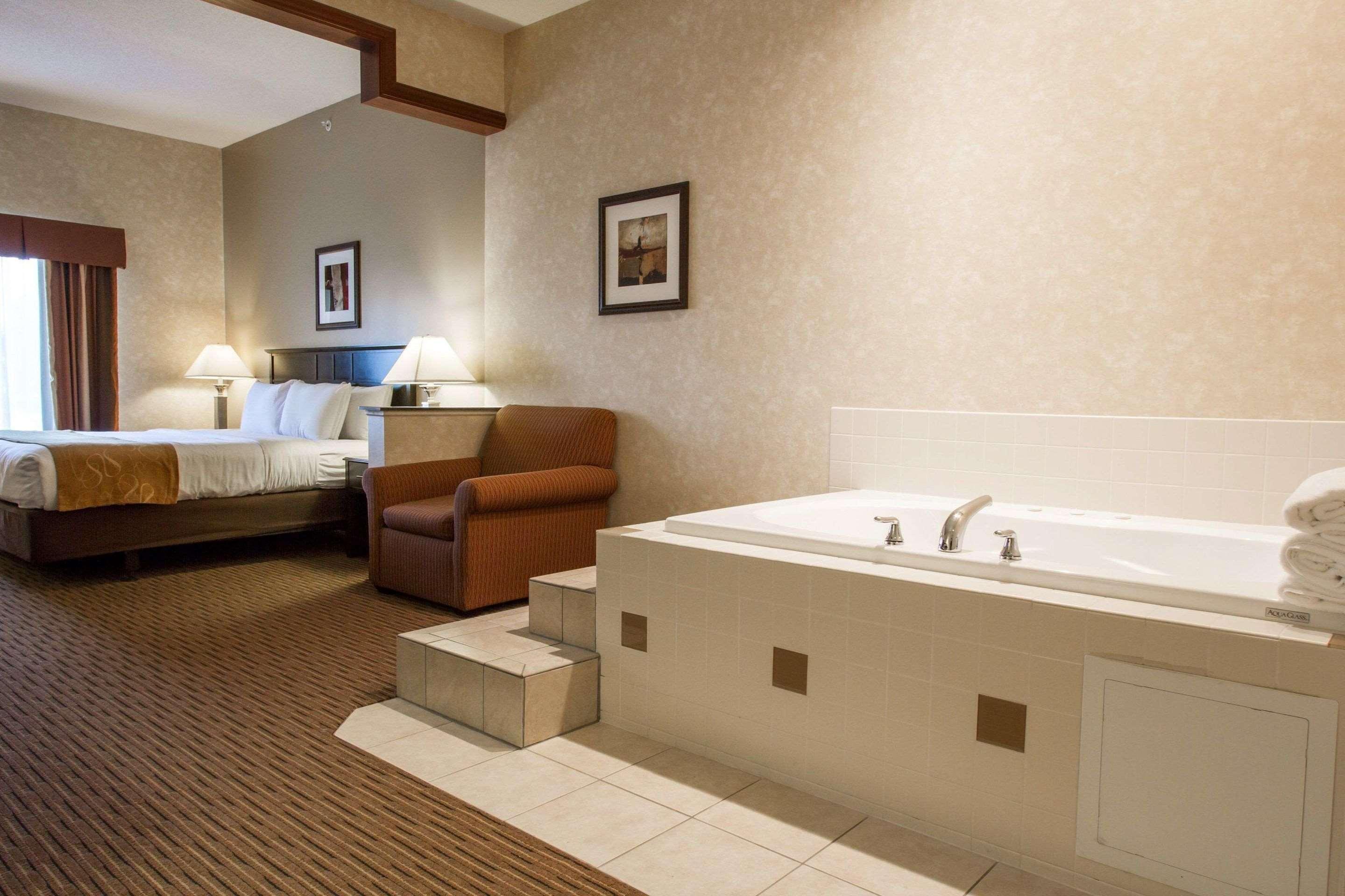 Comfort Suites Grand Rapids North Comstock Park Kültér fotó