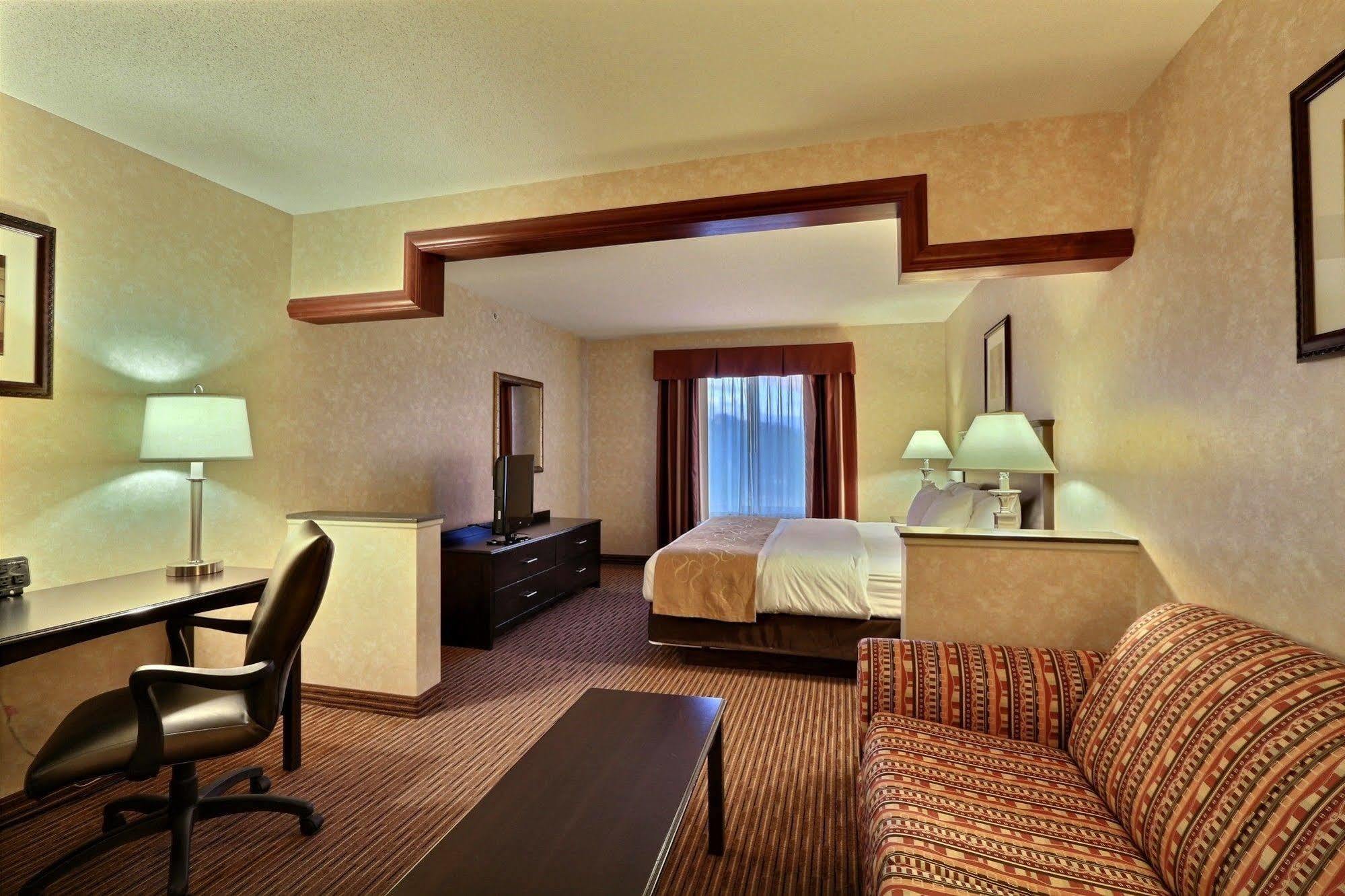 Comfort Suites Grand Rapids North Comstock Park Kültér fotó